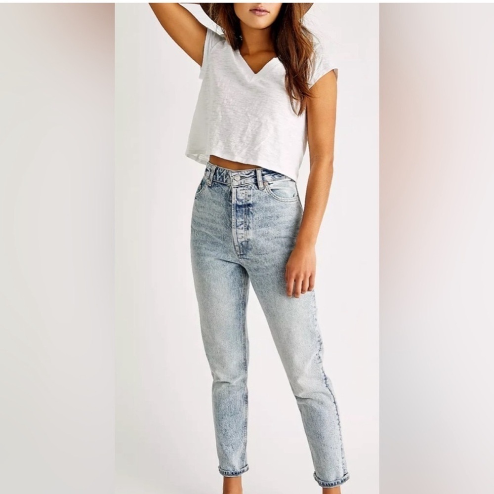 Free People We the Free Zuri Mom Ankle Jean
OB1245649 Lived In Blue Size 28